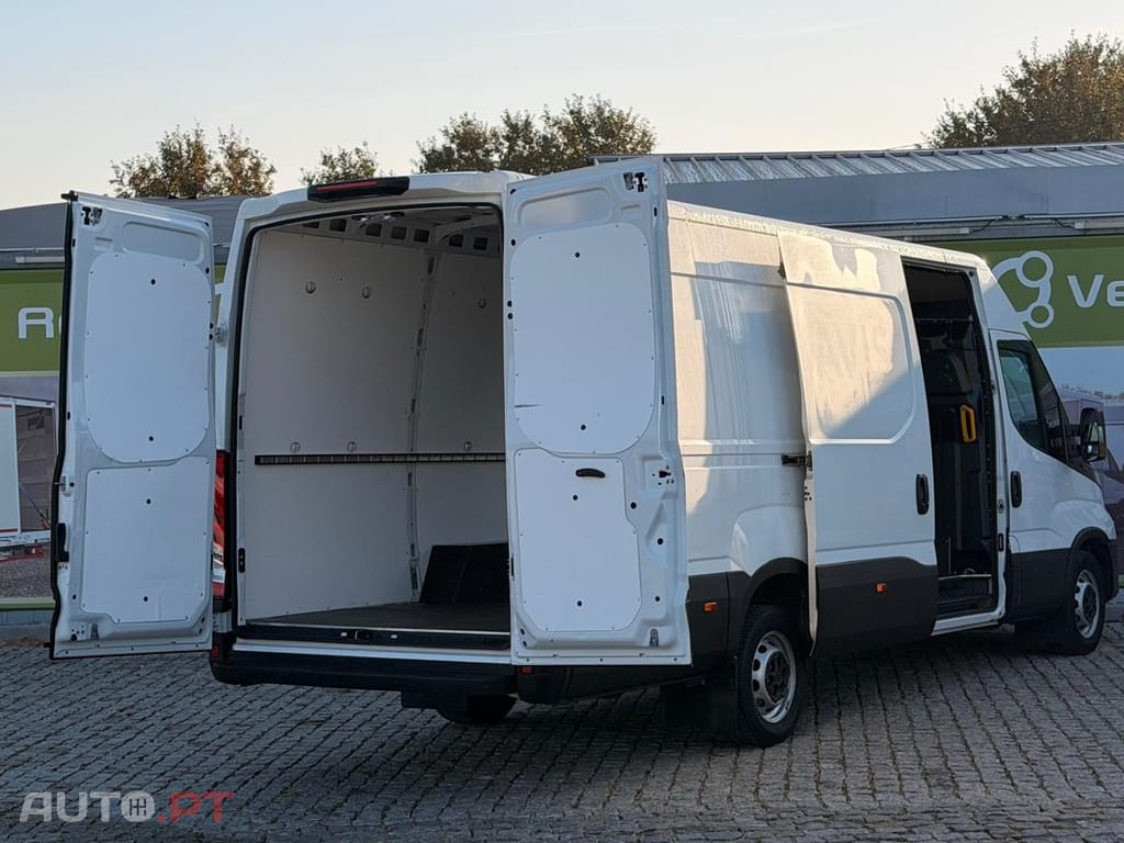 Iveco Daily 3.0 - 180 CV  L4 H2