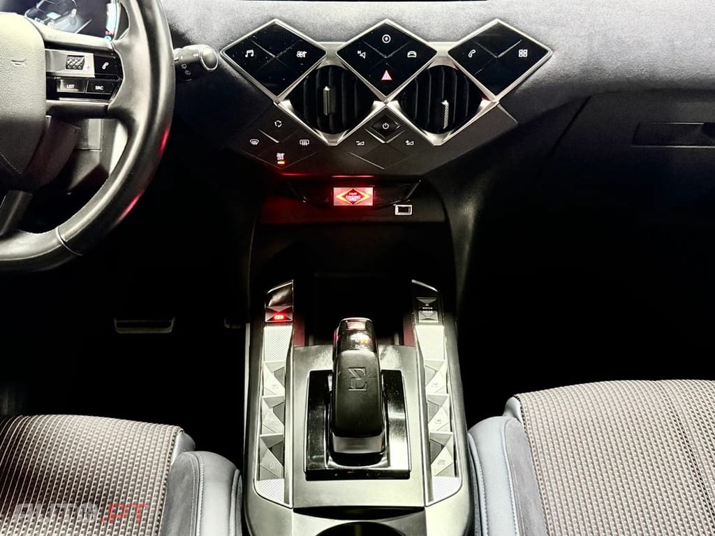 DS DS3 Crossback E-TENSE PERFORMANCE LINE