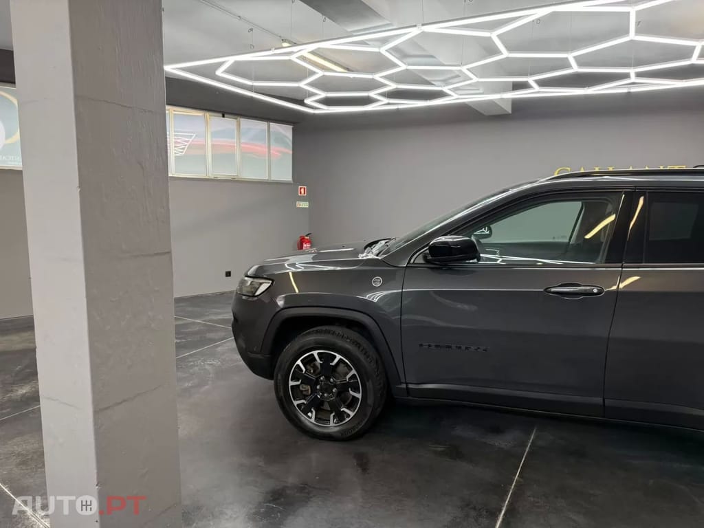 Jeep Compass 1.3 TG Trailhawk