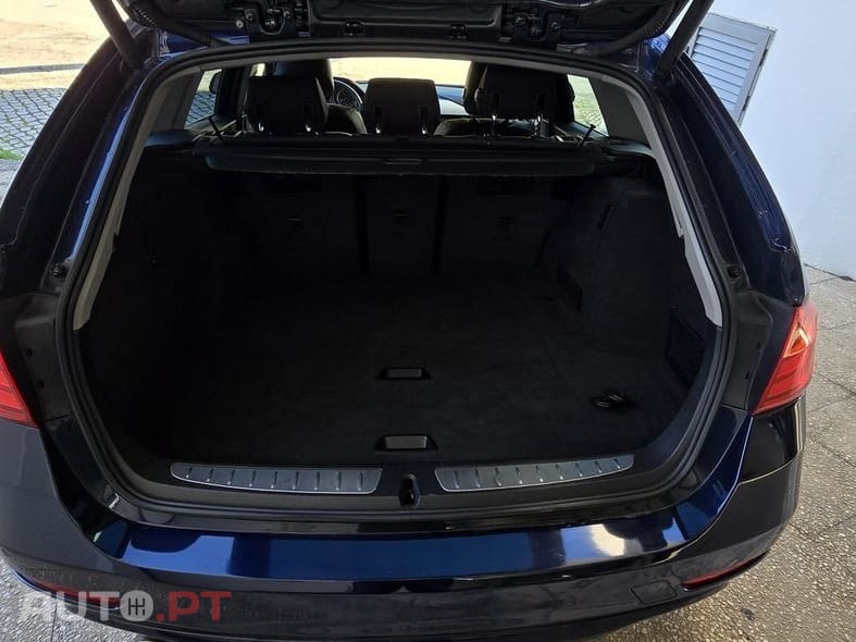 BMW 318 d Touring Blue Performance Luxury Line
