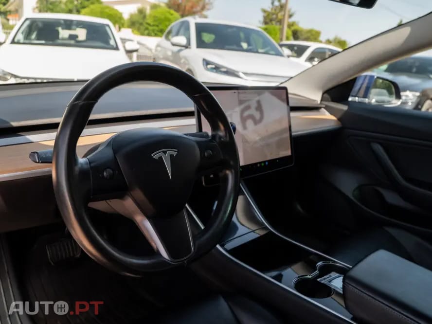 Tesla Model 3 Standard Range Plus RWD