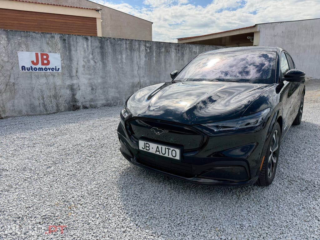 Ford Mustang Mach-E 75.7 kWh Premium AWD