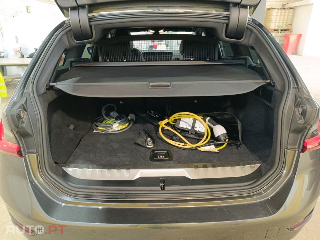 BMW 320 e Corporate Edition Auto