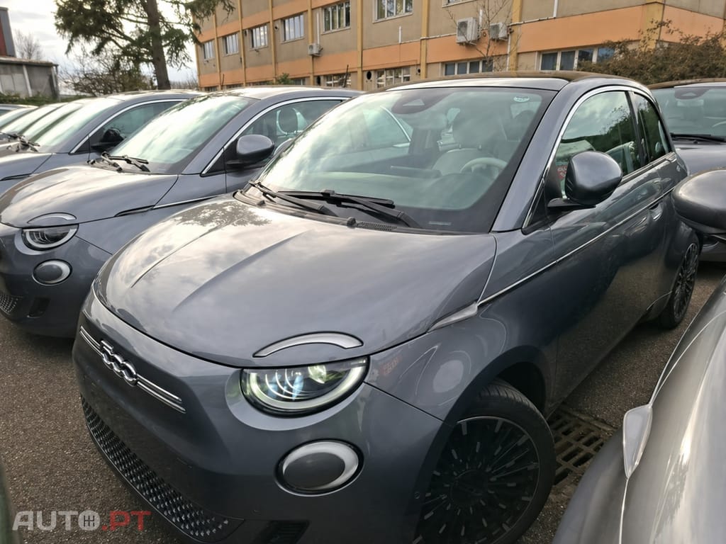 Fiat 500e La Prima