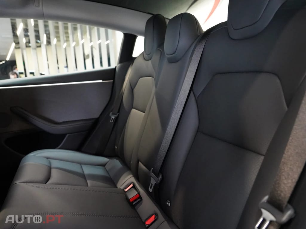 Tesla Model 3 Tração Traseira