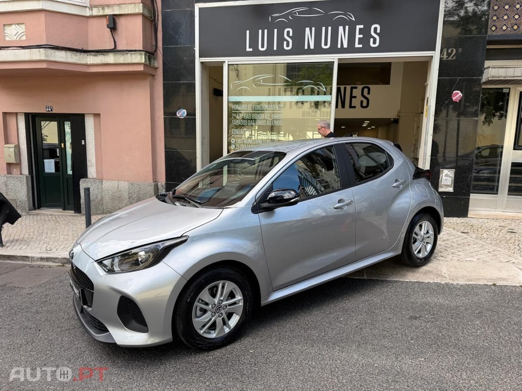 Mazda 2 1.5 L Hybrid VVT-i Centre-Line