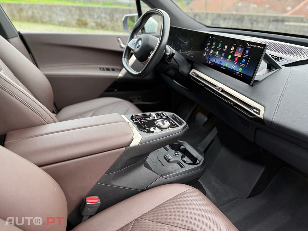 BMW iX xDrive 40 Pack Desportivo