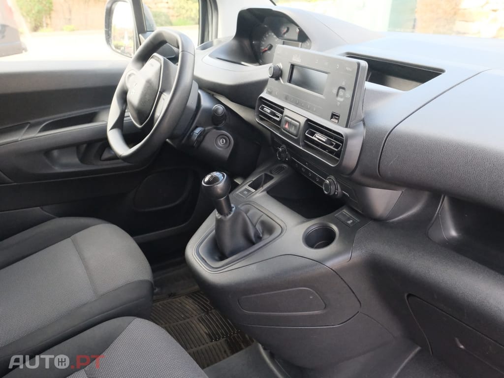 Peugeot Partner 1.6 BlueHDi L1 Asphalt