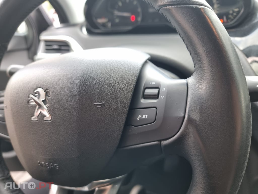 Peugeot 2008 1.6 BlueHDi Style