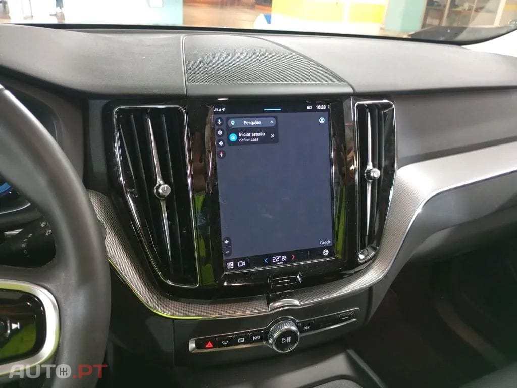 Volvo XC60 2.0 T6 PHEV Plus Dark AWD