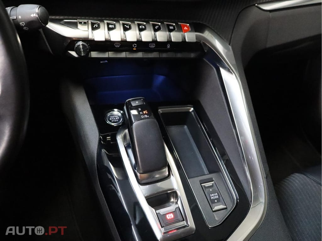 Peugeot 3008 1.6 Hybrid Allure e-EAT8