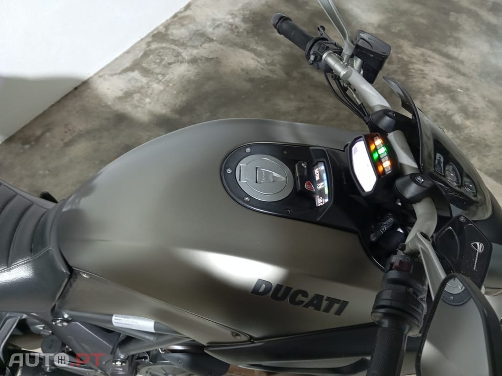Ducati Diavel 1200 STRADA ABS LIQUIDAÇÃO DE STOCK - PREÇOS PROMOCIONAIS 5 DIAS DE PREÇOS INCRÍVEIS