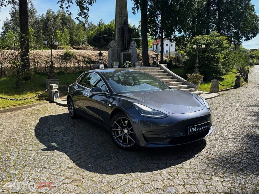 Tesla Model 3 Long-Range Dual Motor AWD