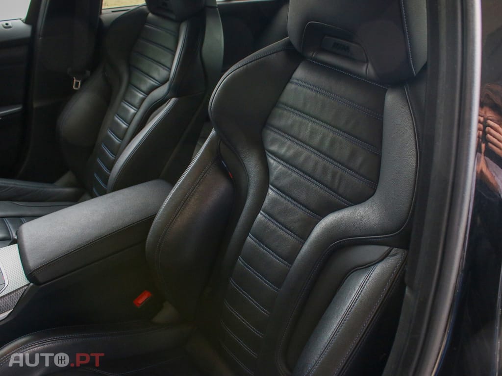 BMW 330 e Touring Pack Desportivo M Auto