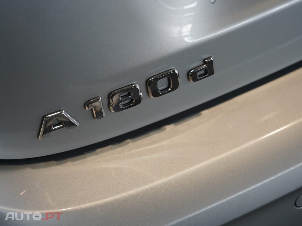 Mercedes-Benz A 180 d AMG Line