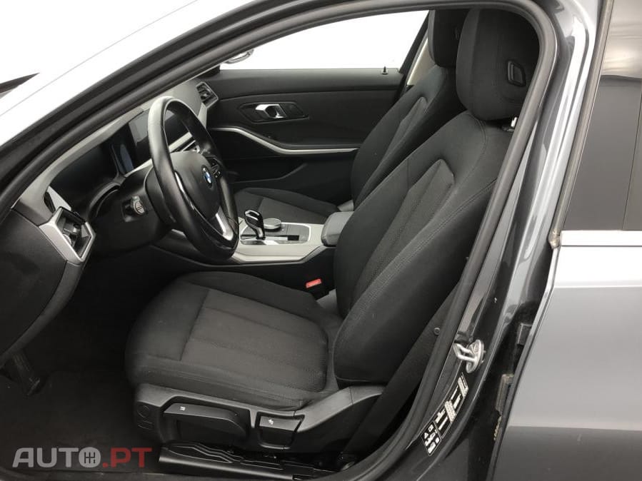 BMW 320 d Touring xDrive Auto
