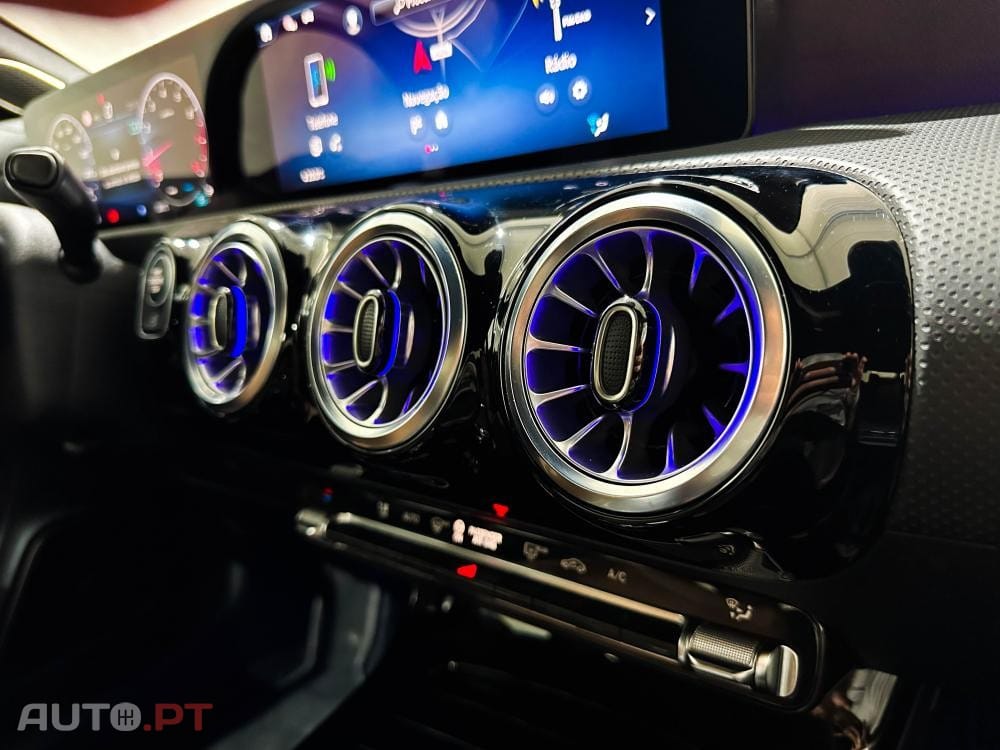 Mercedes-Benz CLA 200 7G-DCT AMG Line Advanced Plus — fotografia 35