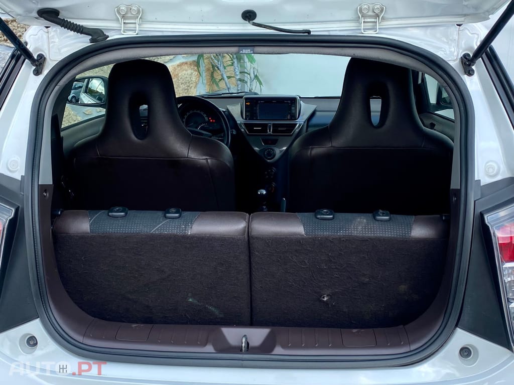 Toyota iQ 1.4 D-4D 2 NAVI+Bluetooth