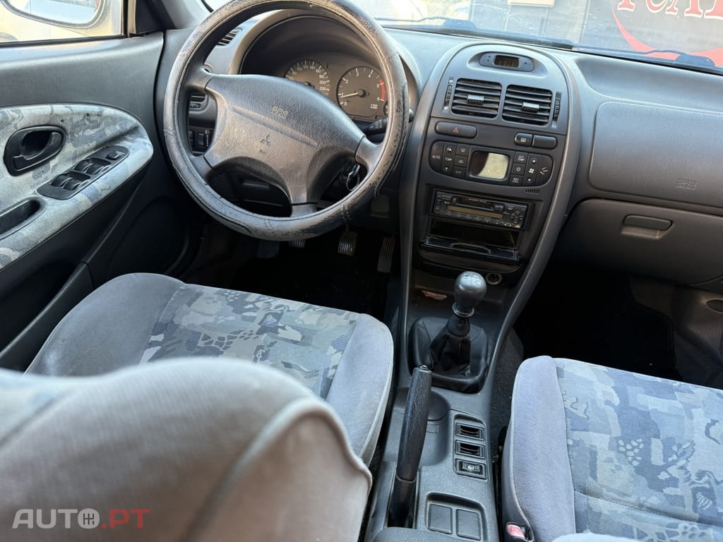 Mitsubishi Carisma Sedan 1.9 TD GLS