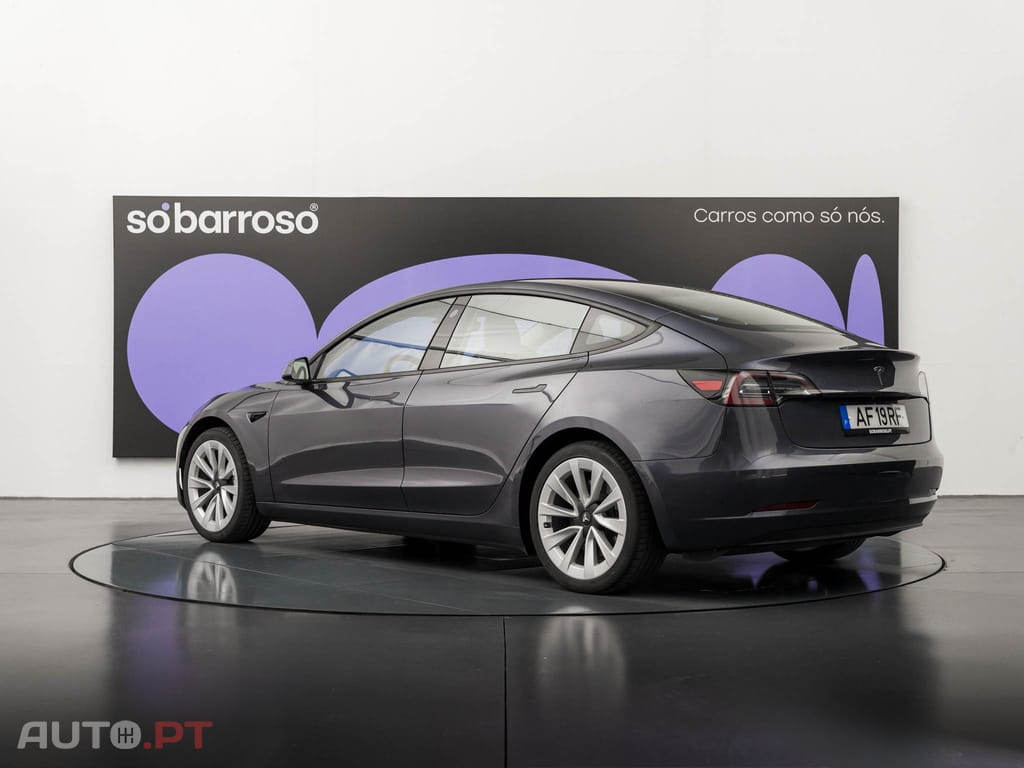 Tesla Model 3 Tração Traseira