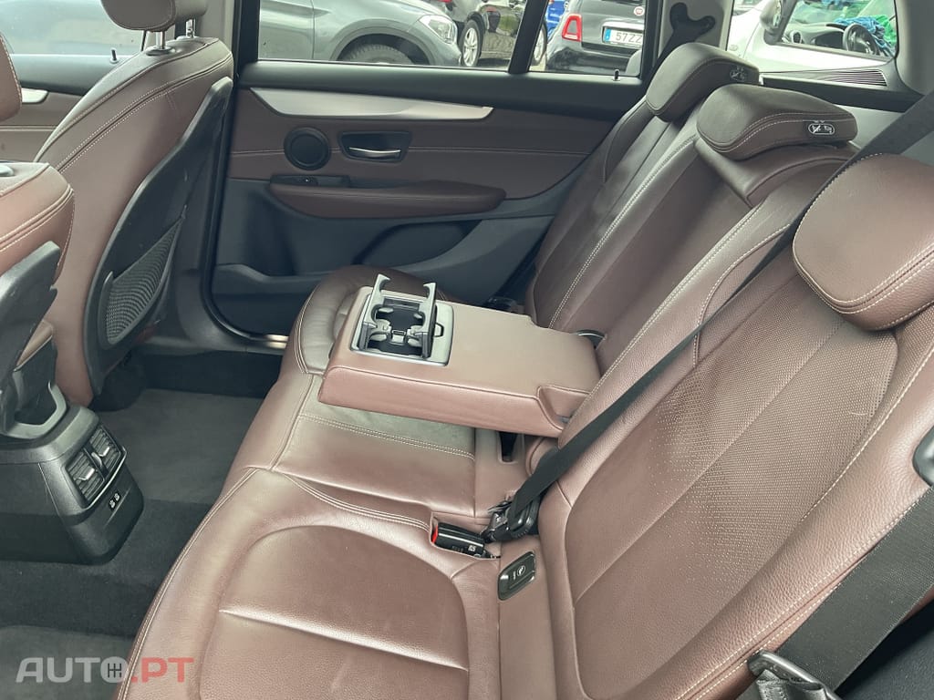 BMW 216 d 7L Line Luxury Auto