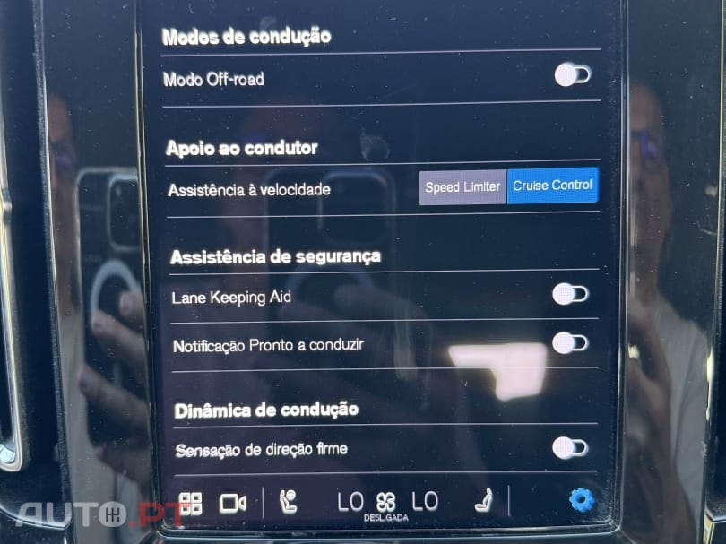 Volvo XC40 2.0 B3 Plus Dark