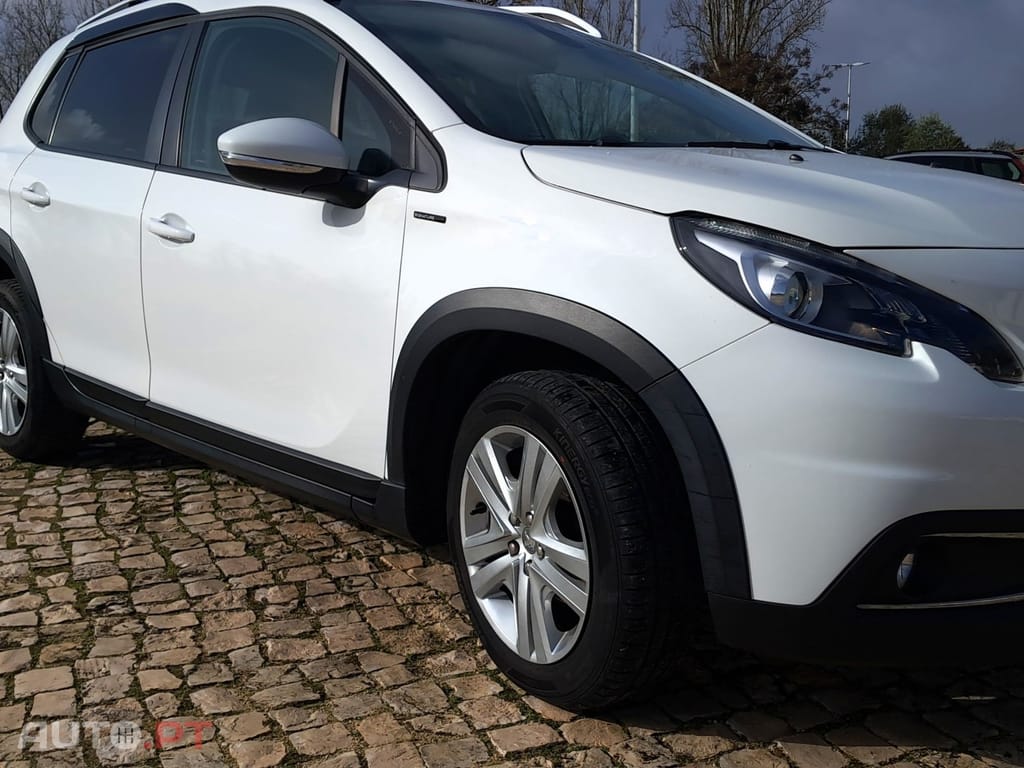 Peugeot 2008 1.5 BlueHDi Signature