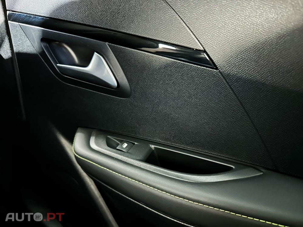 Peugeot E-208 50 kWh GT Pack
