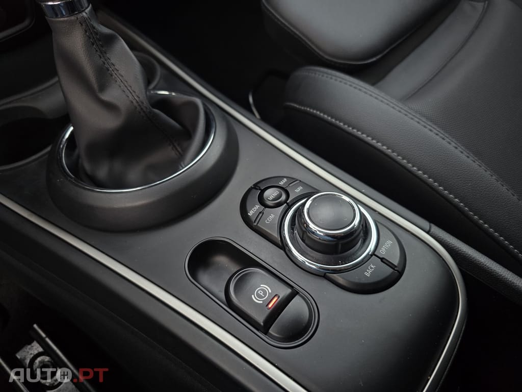 MINI Countryman Cooper SE Premium Essential Auto