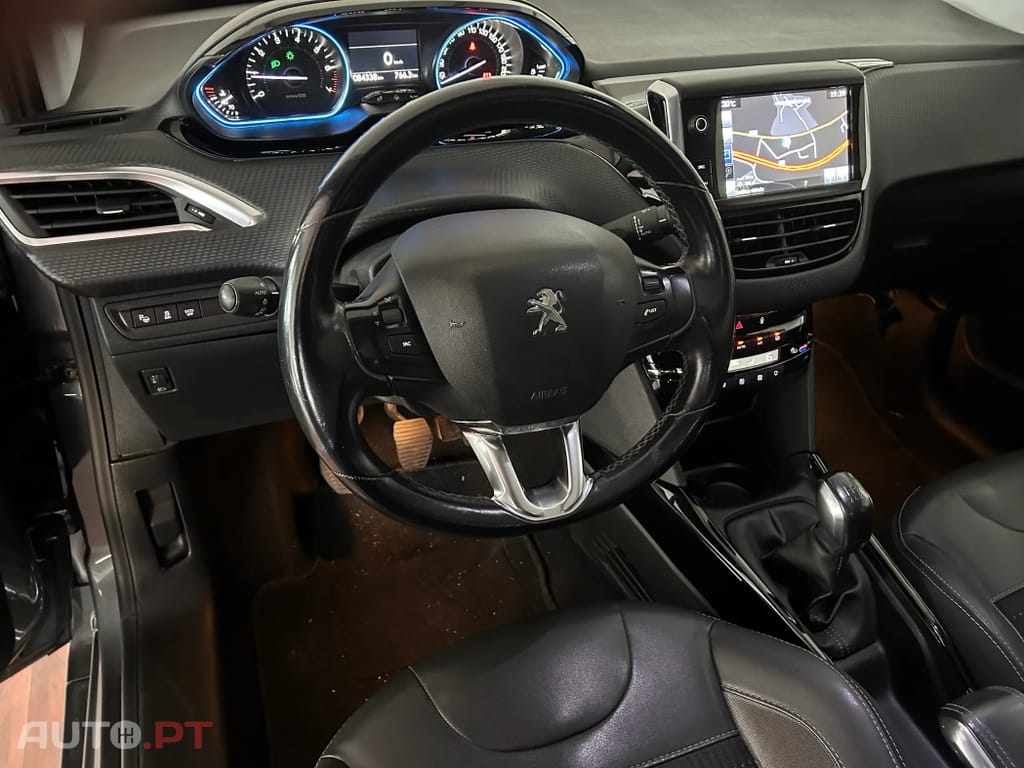 Peugeot 2008 1.2 PureTech Allure