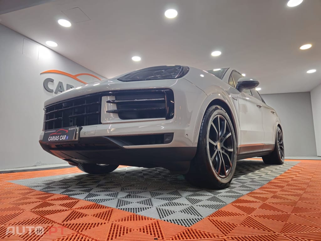 Porsche Cayenne E-Hybrid Black Edition