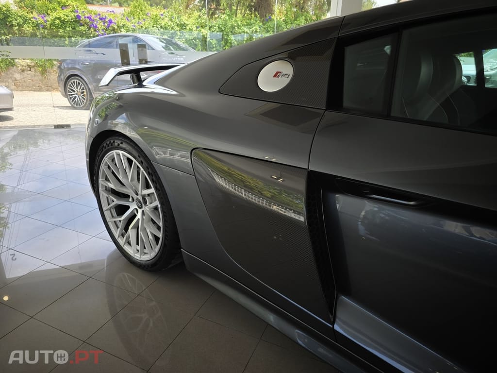 Audi R8 V10 plus 5.2 FSI quattro S tronic