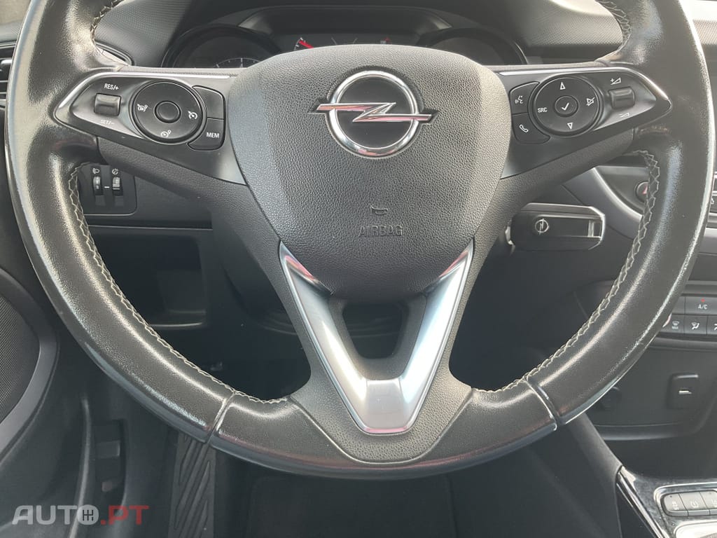Opel Crossland X 1.2 Business Edition