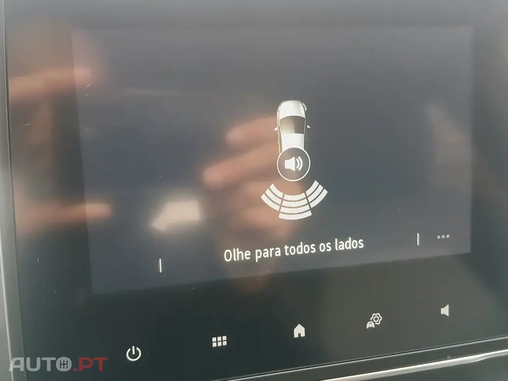 Renault Clio Outro