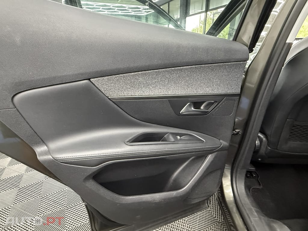Peugeot 3008 1.5 BlueHDi Allure