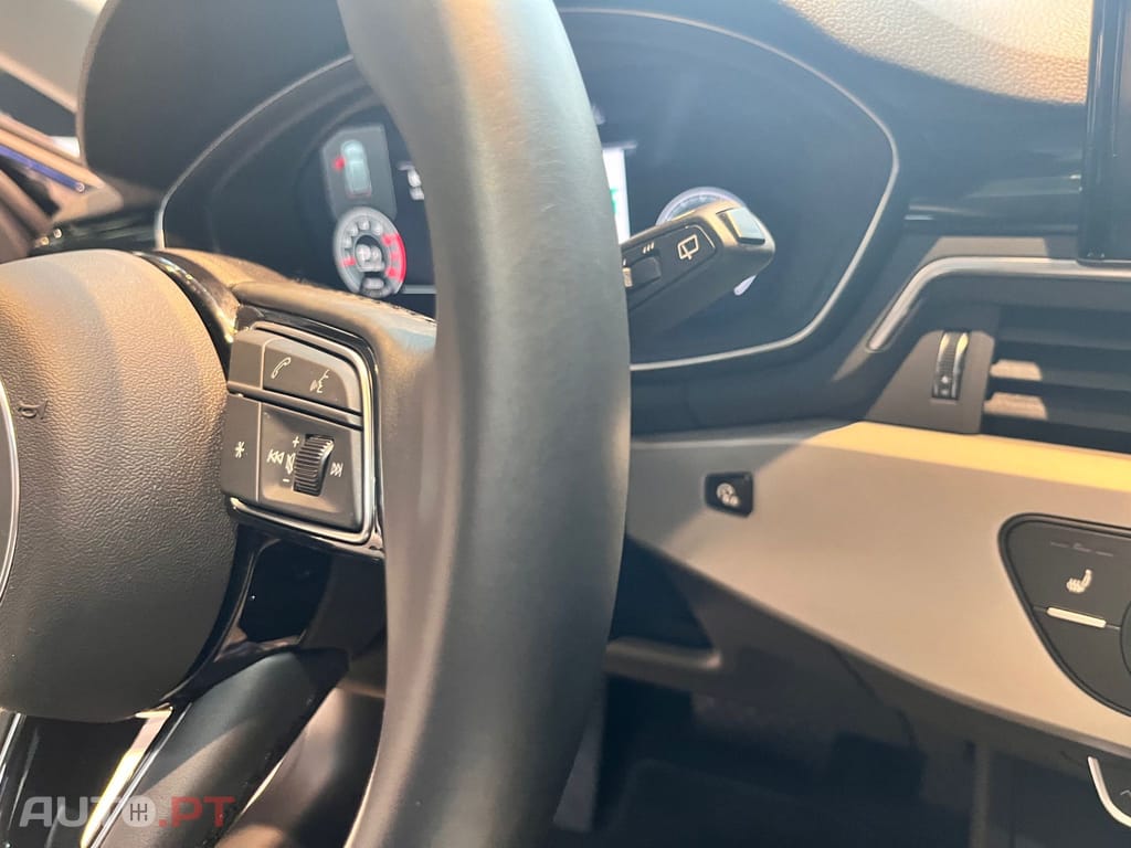 Audi A4 Avant 35 TFSI HYBRID  Attraction