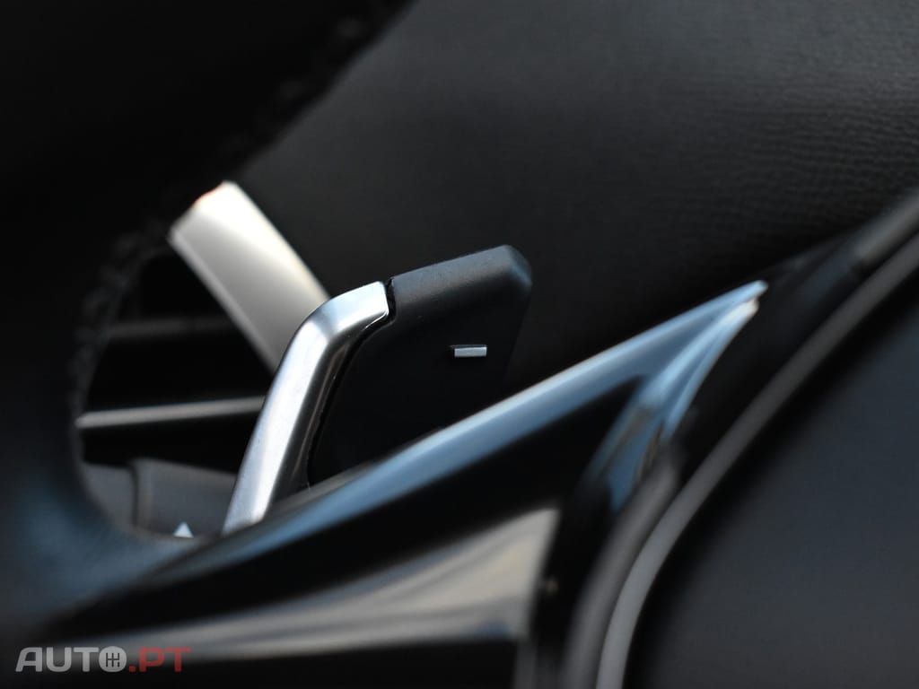 Peugeot 3008 1.6 Hybrid Allure Pack e-EAT8