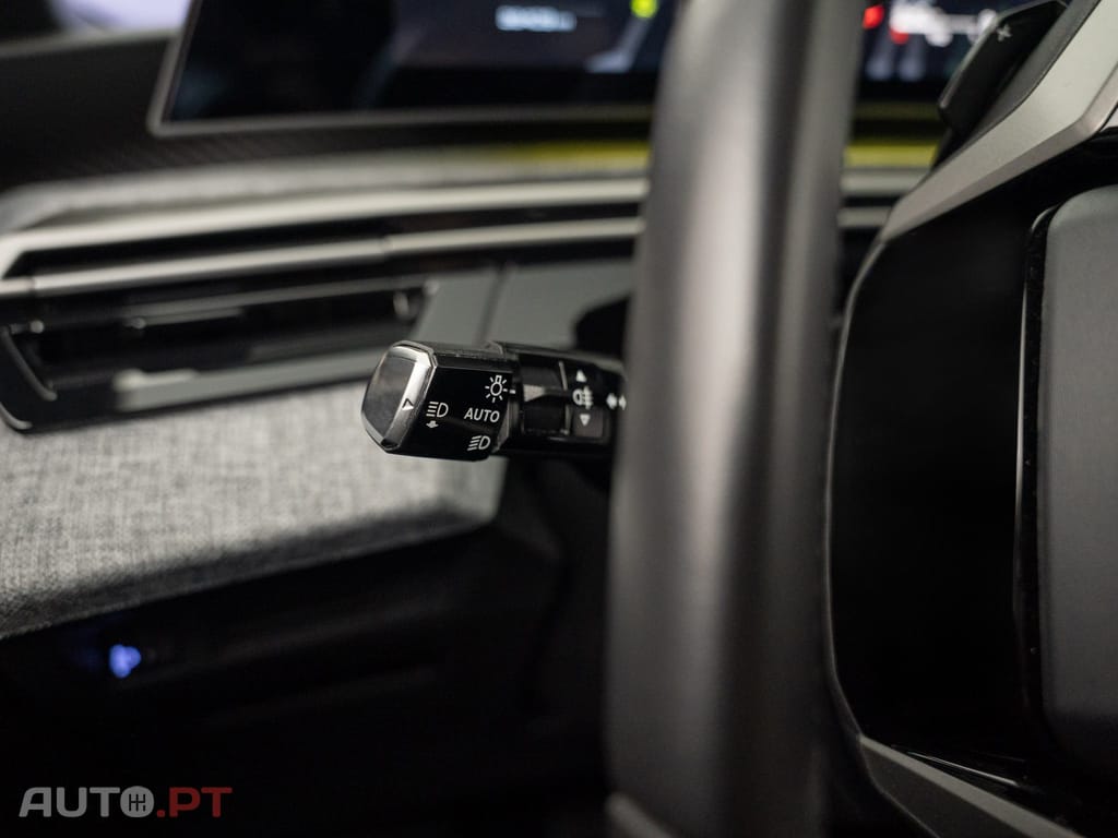 Peugeot 3008 1.2 Hybrid Allure e-DCS6
