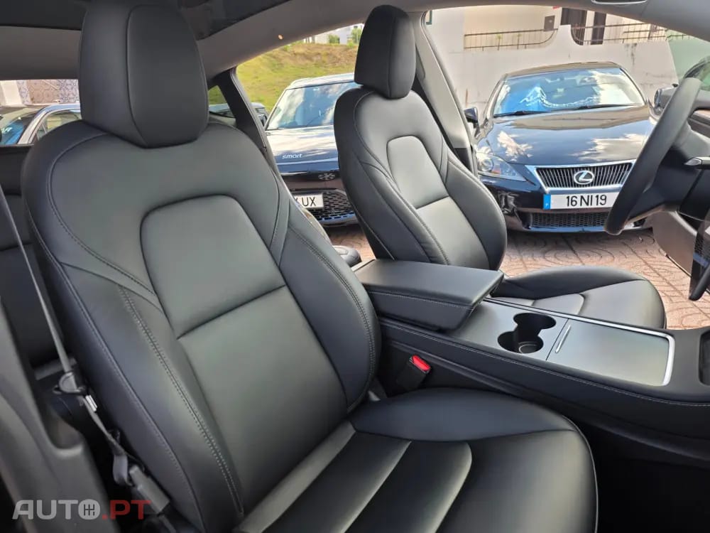 Tesla Model Y RWD