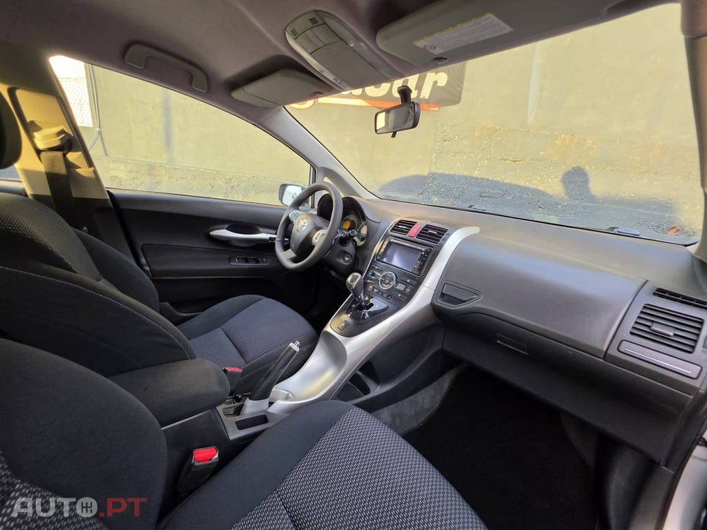 Toyota Auris 1.4 D-4D Comfort MM+Navi
