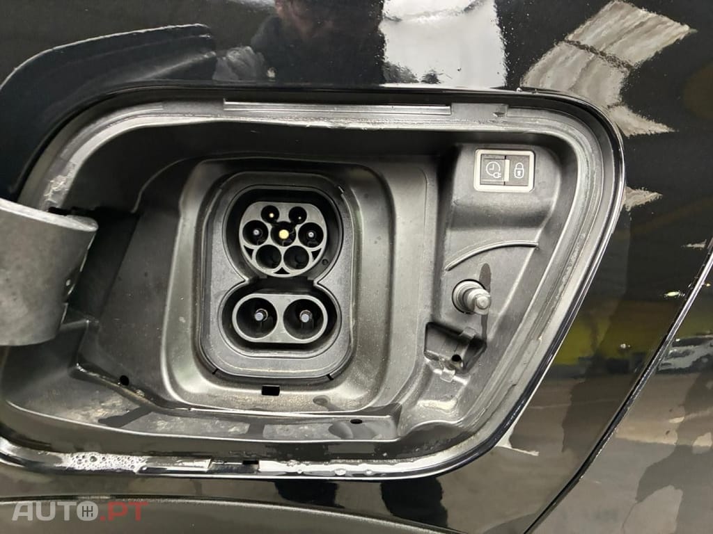 Peugeot E-2008 Allure Pack