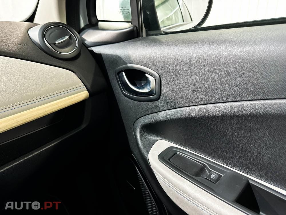Renault Zoe Outro