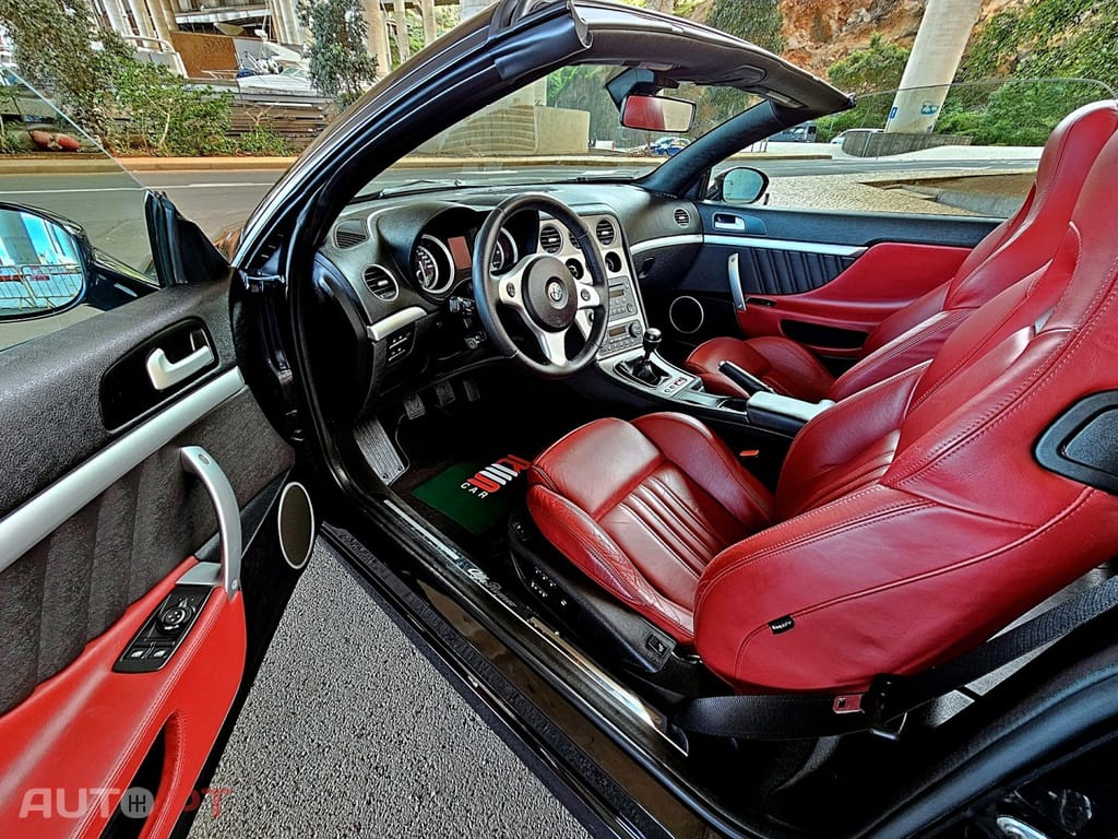 Alfa Romeo Spider 2.2 JTS 16V