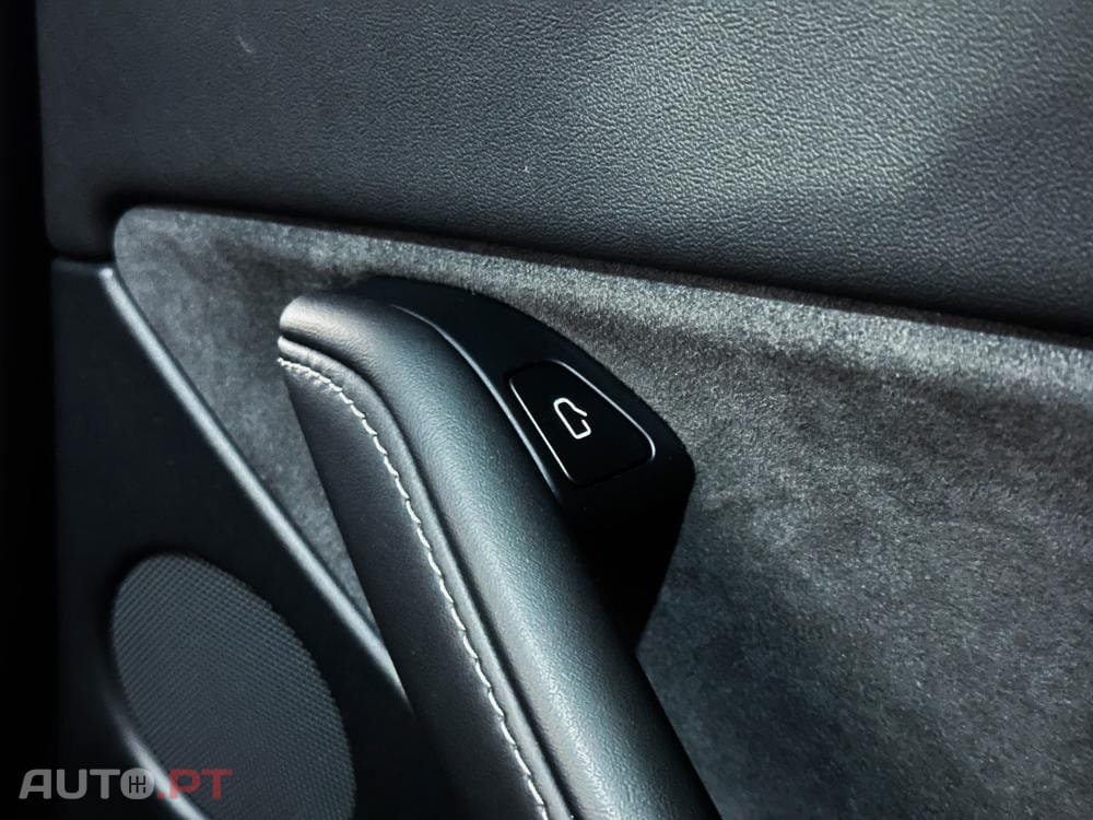 Tesla Model Y Long Range Dual Motor AWD