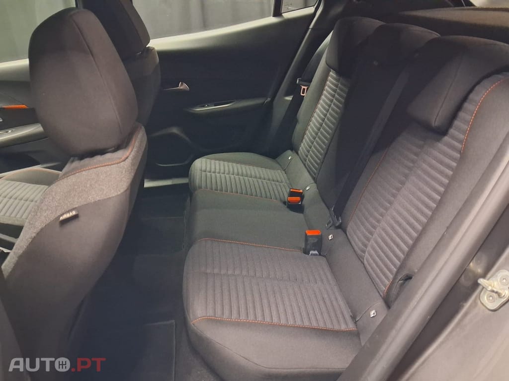 Peugeot 2008 1.2 PureTech Active Pack