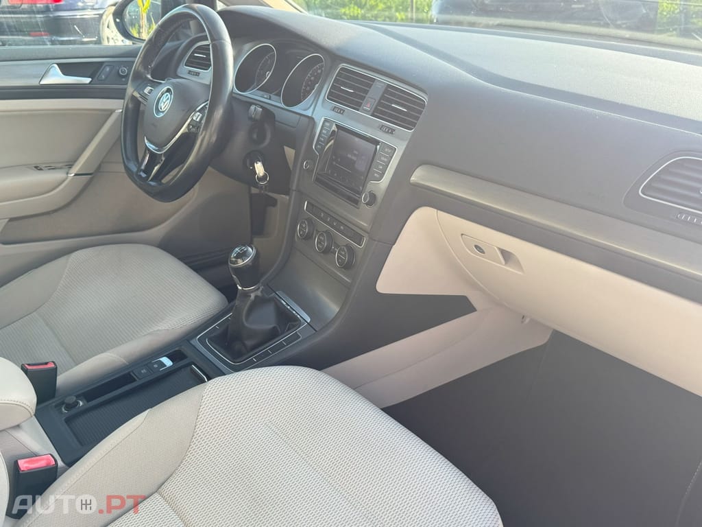 Volkswagen Golf 1.6 TDi Confortline
