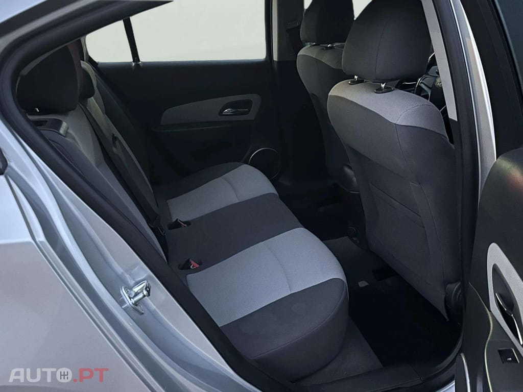 Chevrolet Cruze 1.6 LS