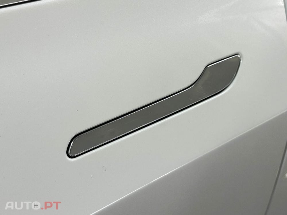Tesla Model 3 Long-Range Dual Motor AWD