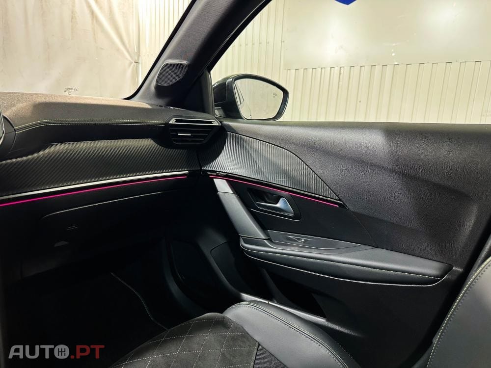 Peugeot E-208 50 kWh GT Pack