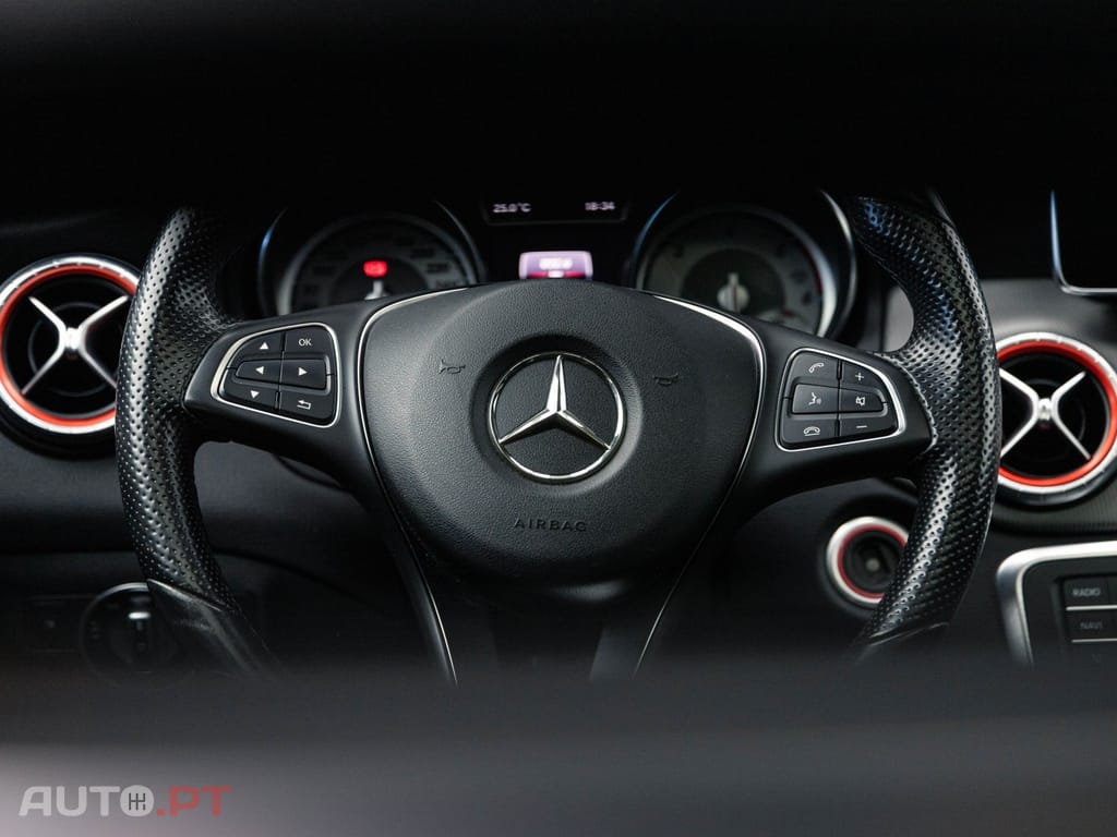 Mercedes-Benz CLA 200 (CDI) d Orange Art Edition